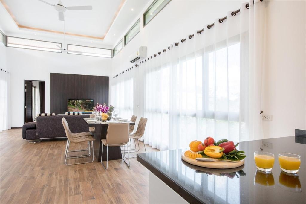Shanti Villas X Monthstayz Thailand Rawai Exteriör bild
